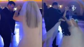 Niño jala velo a novia y casi la derriba en plena boda: video generó debate en redes sociales