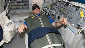 Cómo los científicos están ayudando a los astronautas a dormir mejor en el espacio