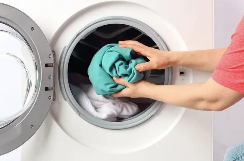 Vital hacerse cargo del lavado de los adultos mayores – Activo