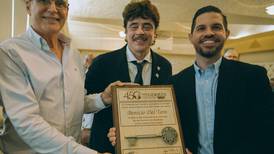 Benicio del Toro es galardonado con la ‘Llave de la Ciudad de San Germán’