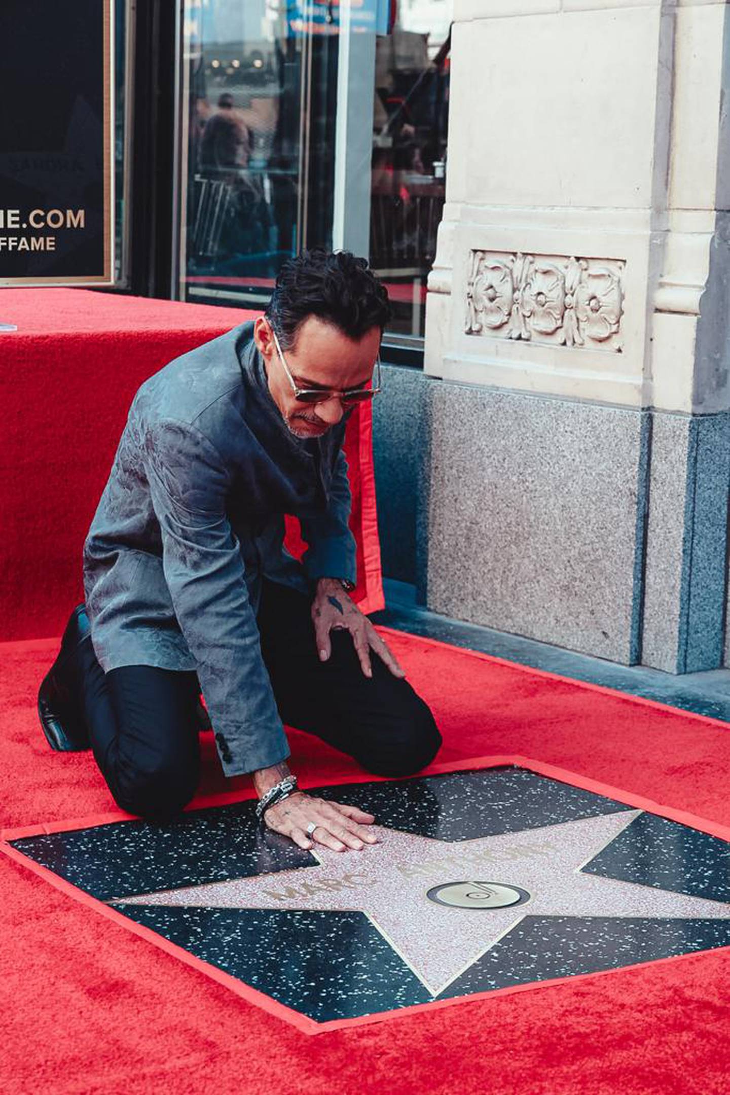 Marc Anthony recibe su estrella en Hollywood.
