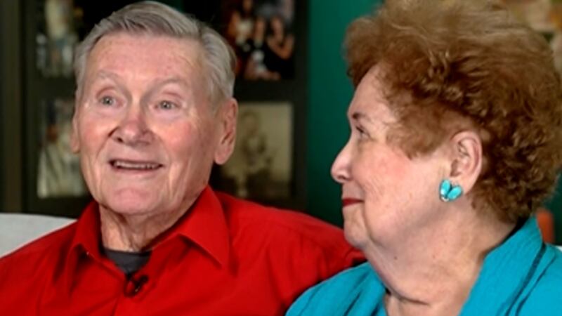 Tuvieron un romance en la secundaria, se dejaron de ver 63 años y ahora se casaron a sus 80 años
