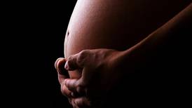 Insólito: una mujer tuvo mellizos y a los 2 años dio a luz gemelas