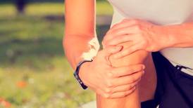 Aprende a eliminar el dolor en las rodillas con vitaminas