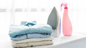 Cuatro trucos para que planchar tu ropa sea más fácil