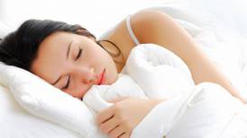 Dormir con luz es malo para el corazón y afectar los niveles de glucosa 